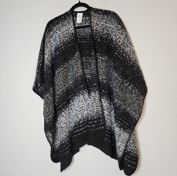 Woolrich Cape Shawl Blanket Wrap Poncho. Black Grey Stripe. Womens One Size - Picture 4 of 16